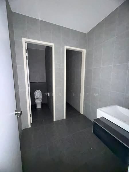 Cluster Factory for Rent in Eco Business Park 2 Senai (Senai) - Chris Liew - Bathroom - PropertyGuru.com.my