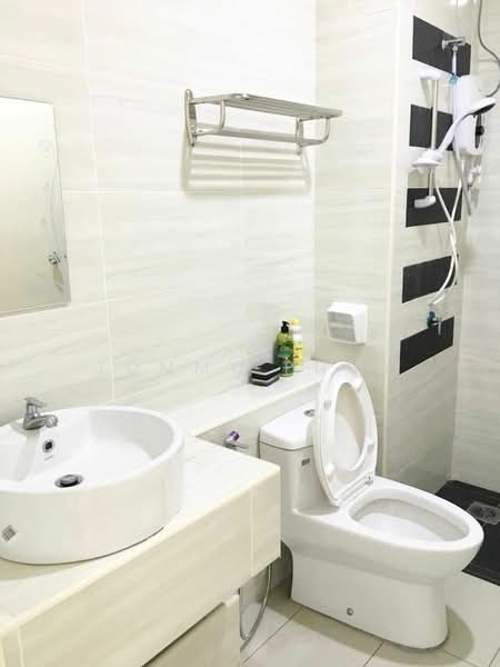 Service Residence for Rent at D'Summit Residences - Tommy Phua - Bathroom - PropertyGuru.com.my