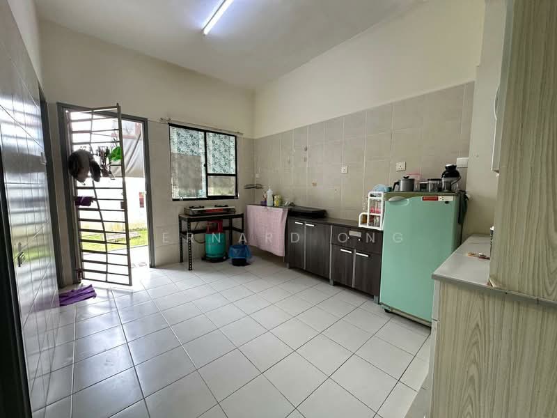 2-storey Terraced House for Sale in Bandar Tasik Puteri (Rawang) - Bernard Ong - Kitchen - PropertyGuru.com.my