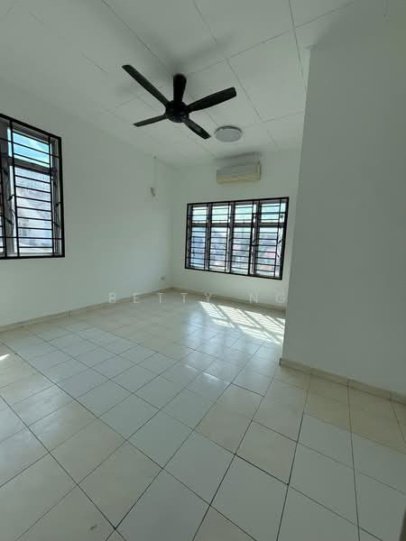 For Sale - Taman Kempas