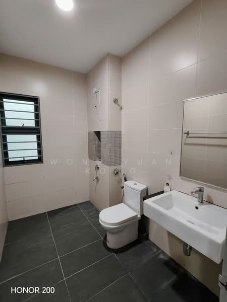 Nahara Bandar Bukit Raja untuk Untuk Disewa - RM 2,200 /bulan, Mac 2026 - Bathroom - PropertyGuru.com.my