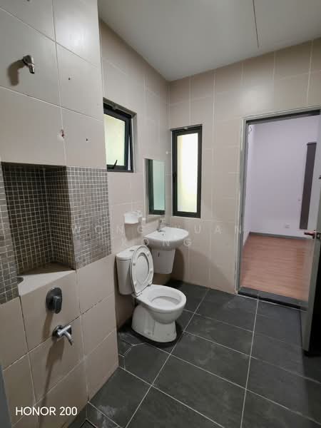 Nahara Bandar Bukit Raja untuk Untuk Disewa - RM 2,200 /bulan, Mac 2026 - Bathroom - PropertyGuru.com.my
