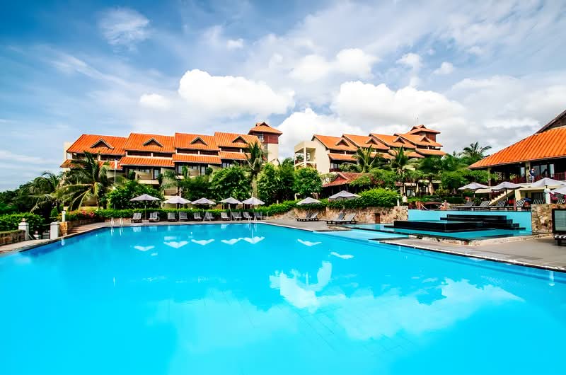 Hotel / Resort for Rent in Bandar Pelancongan Pantai Kijal (Kijal) - Seamus Kor - Exterior - PropertyGuru.com.my