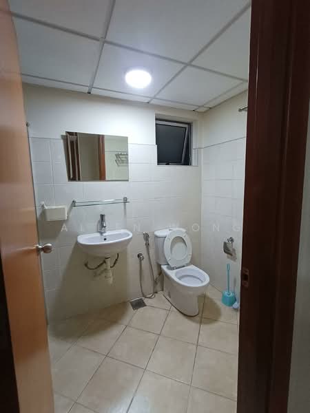 Kiara Designer Suites untuk Untuk Disewa - RM 2,800 /bulan, Mac 2026 - Common Bathroom - PropertyGuru.com.my