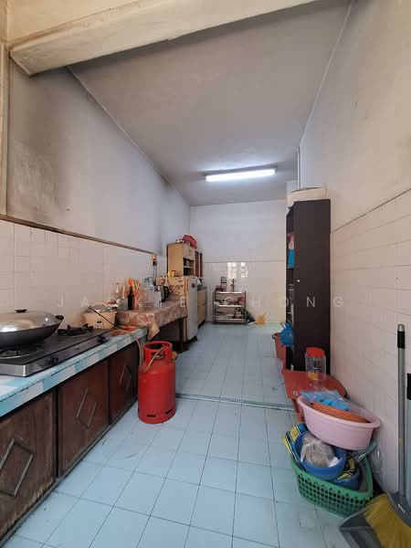 Taman Universiti Indah untuk Untuk Dijual - RM 580,000, Mac 2026 - Kitchen - PropertyGuru.com.my
