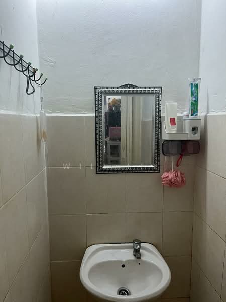 Impian Seri Setia Apartment untuk Untuk Dijual - RM 180,000, Mac 2026 - Bathroom - PropertyGuru.com.my