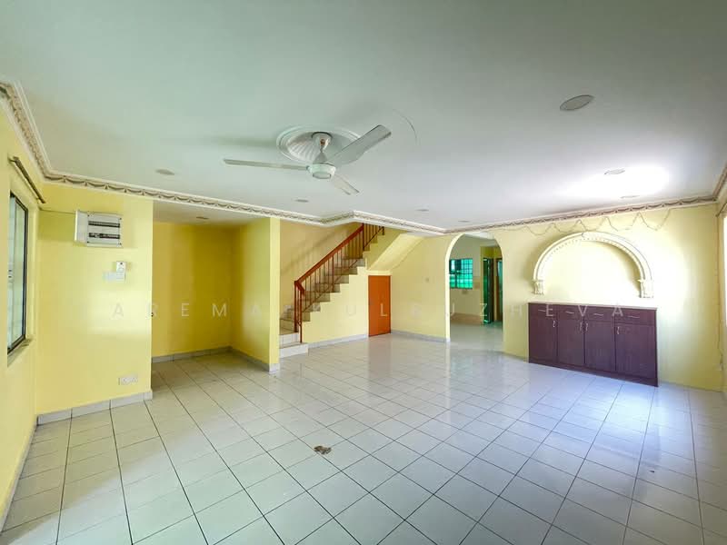 2-storey Terraced House for Sale in Kajang (Selangor) - Zarema Kulbuzheva - Living Room - PropertyGuru.com.my