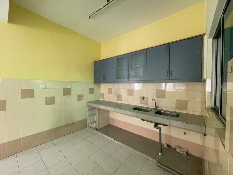 2-storey Terraced House for Sale in Kajang (Selangor) - Zarema Kulbuzheva - Kitchen - PropertyGuru.com.my