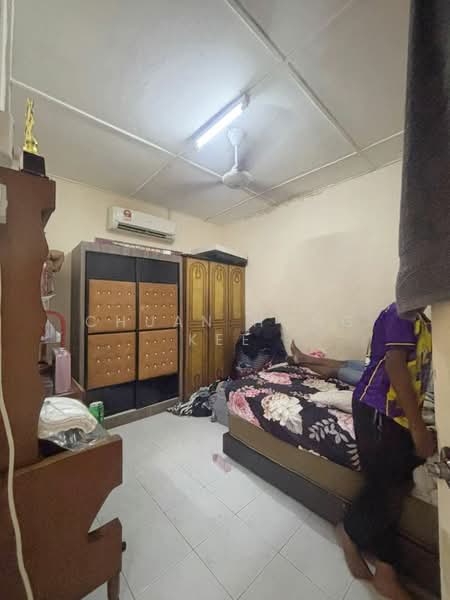 Taman Sri Pulai untuk Untuk Dijual - RM 325,000, Mac 2026 - Bedroom - PropertyGuru.com.my
