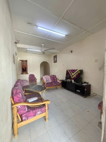 Taman Sri Pulai untuk Untuk Dijual - RM 325,000, Mac 2026 - Living Room - PropertyGuru.com.my