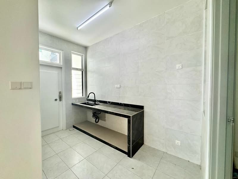 Cluster House for Sale in Skudai (Johor) - Jameson Choo - Kitchen - PropertyGuru.com.my