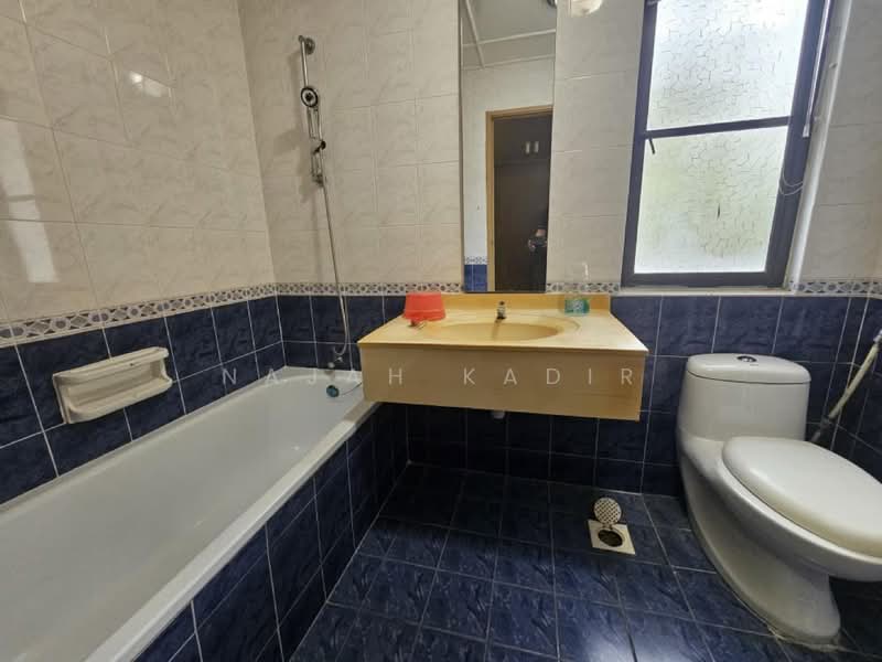 Untuk Disewa - Precinct 8