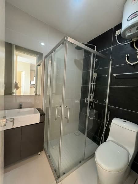 Condominium for Sale at Amberside @ Country Garden Danga Bay - Huily Woon - Bathroom - PropertyGuru.com.my