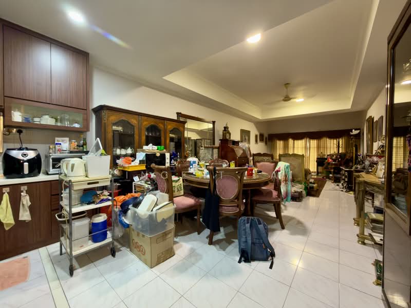 Townhouse for Sale in Country Heights (Kajang) - Vincent Tai - Kitchen - PropertyGuru.com.my