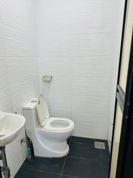 Untuk Disewa - Taman Pelangi