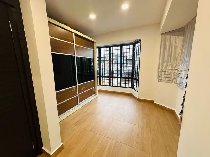 Untuk Disewa - Taman Pelangi