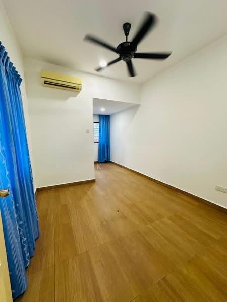 Untuk Disewa - Taman Pelangi