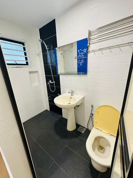 Untuk Disewa - Taman Pelangi