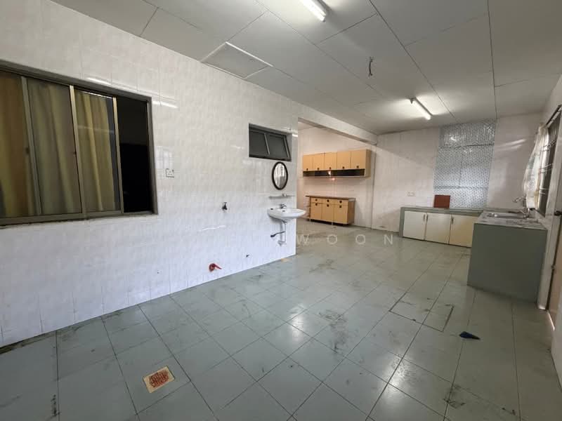 Taman Pelangi untuk Untuk Dijual - RM 1,080,000, Mac 2026 - Kitchen - PropertyGuru.com.my