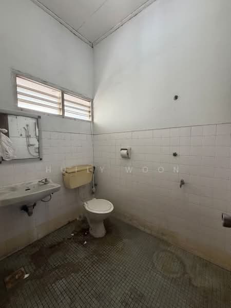 Taman Pelangi untuk Untuk Dijual - RM 1,080,000, Mac 2026 - Bathroom - PropertyGuru.com.my