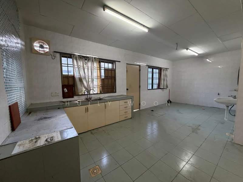 Taman Pelangi untuk Untuk Dijual - RM 1,080,000, Mac 2026 - Kitchen - PropertyGuru.com.my