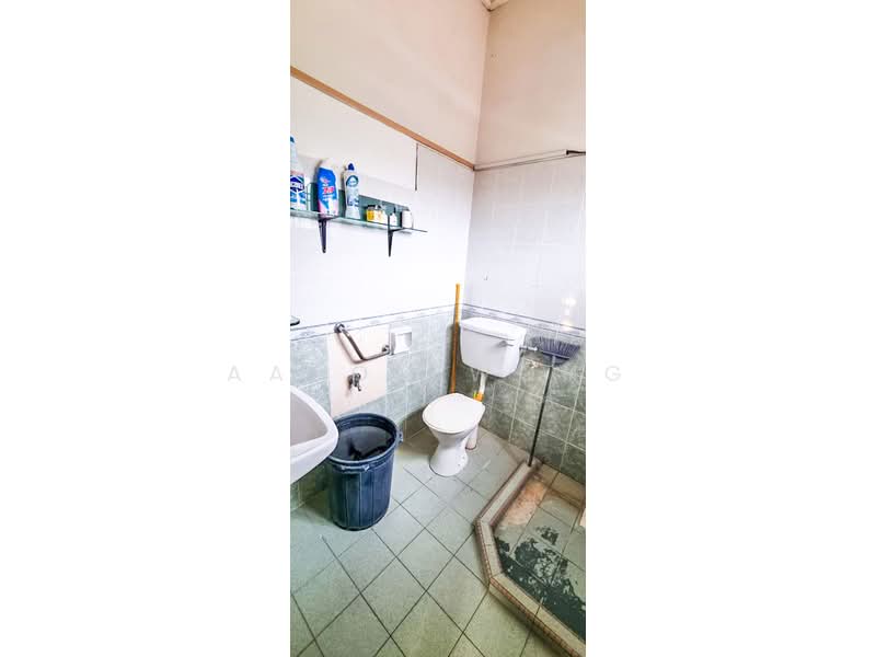 Terraced House for Sale in Puchong (Selangor) - Aaron Wong - Bathroom - PropertyGuru.com.my