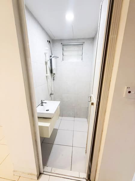 Condominium for Rent at TRI PINNACLE - Jerry Tan - Bathroom - PropertyGuru.com.my