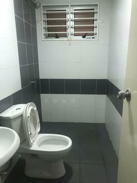 Apartment for Sale at Residensi Razakmas - Yong . - Bathroom - PropertyGuru.com.my