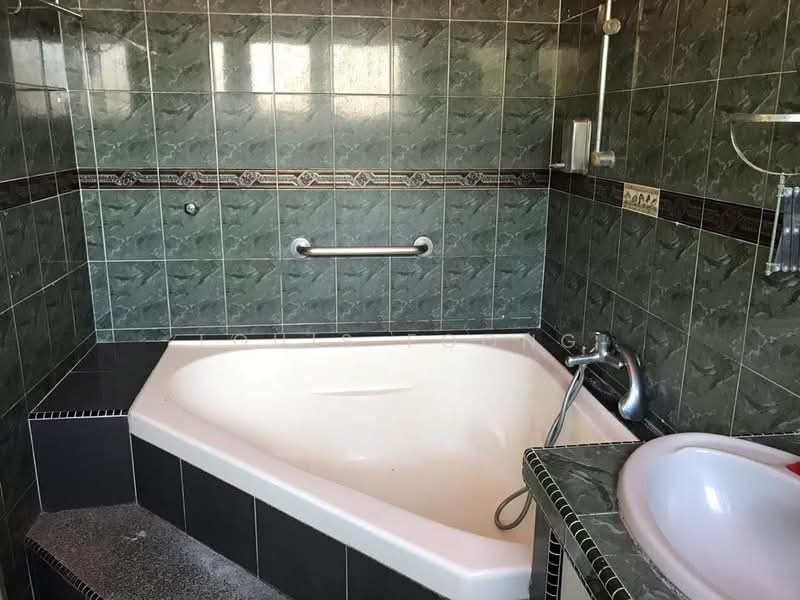 Townhouse for Rent in Kepong (Kuala Lumpur) - Louis Foong - Bathroom - PropertyGuru.com.my