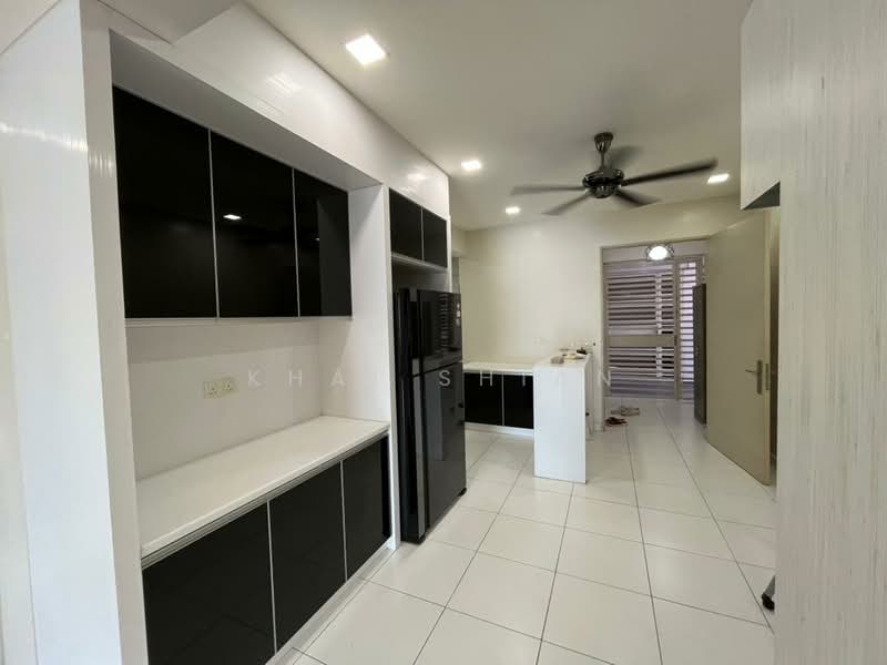Elit Heights @ Bayan City untuk Untuk Disewa - RM 2,600 /bulan, Mac 2026 - Kitchen - PropertyGuru.com.my