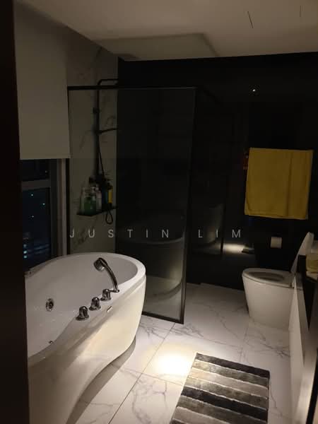Condominium for Sale at Hampshire Residences - Justin Lim - Bathroom - PropertyGuru.com.my