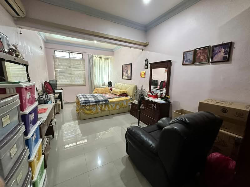 Taman Pelangi Jalan Sri Pelangi Jb Town 2 Storey Corner Lot 3132 Sqft untuk Untuk Dijual - RM 1,380,000, Mac 2026 - Bedroom - PropertyGuru.com.my