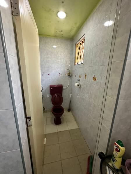 Taman Pelangi Jalan Sri Pelangi Jb Town 2 Storey Corner Lot 3132 Sqft untuk Untuk Dijual - RM 1,380,000, Mac 2026 - Bathroom - PropertyGuru.com.my