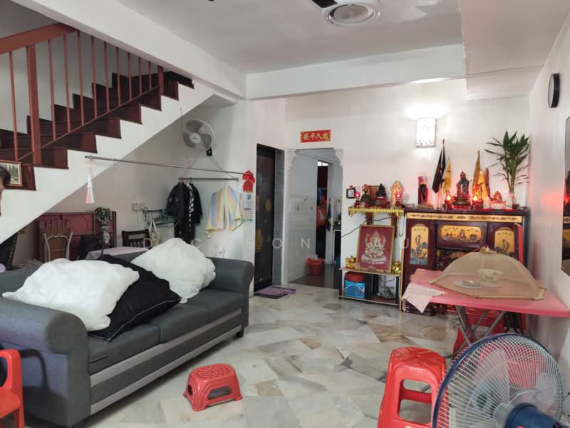 2-storey Terraced House for Sale in Taman Bukit Desa (Kepong) - Dickson Lau - Living Room - PropertyGuru.com.my