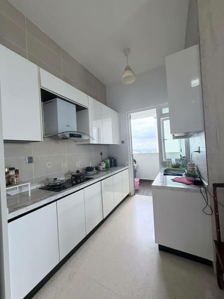 TriTower Residence @ Johor Bahru Sentral untuk Untuk Dijual - RM 1,360,000, Mac 2026 - Kitchen - PropertyGuru.com.my