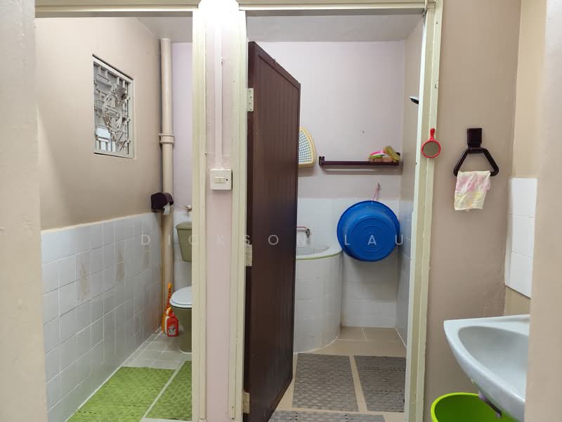 2-storey Terraced House for Sale in Kepong Baru (Kepong) - Dickson Lau - Bathroom - PropertyGuru.com.my