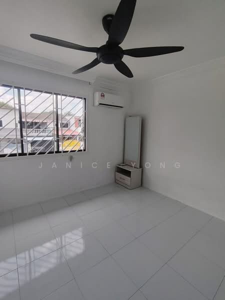 2-storey Terraced House for Rent in Skudai (Johor) - Janice Yong - Bedroom - PropertyGuru.com.my