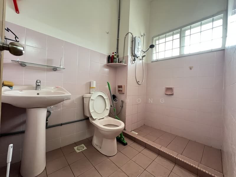 Terraced House for Sale in Ampang Jaya (Ampang) - Elly Chong - Bathroom - PropertyGuru.com.my