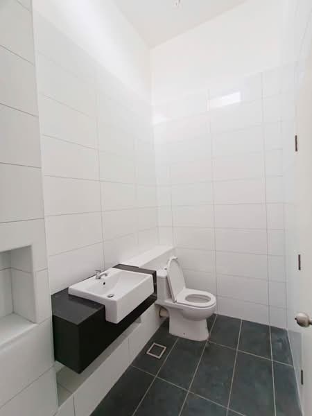 2-storey Terraced House for Rent in Kota Masai (Pasir Gudang) - Daniel Ling - Bathroom - PropertyGuru.com.my