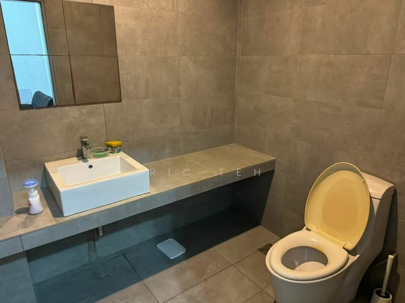 Office for Rent in Petaling Jaya (Selangor) - Eric Teh - Bathroom - PropertyGuru.com.my