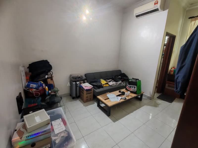 Taman Puteri Wangsa untuk Untuk Dijual - RM 450,000, Mac 2026 - Living Room - PropertyGuru.com.my