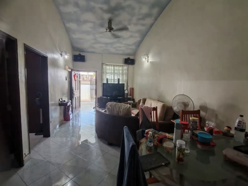 Taman Puteri Wangsa untuk Untuk Dijual - RM 450,000, Mac 2026 - Living Room - PropertyGuru.com.my