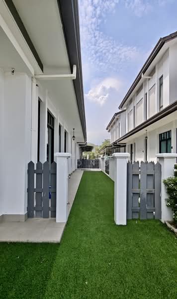 Cluster House for Sale in Eco Majestic (Semenyih) - Chloe Wong - Exterior - PropertyGuru.com.my