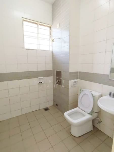 Alam Nusantara untuk Untuk Dijual - RM 800,000, Mac 2026 - Bathroom - PropertyGuru.com.my
