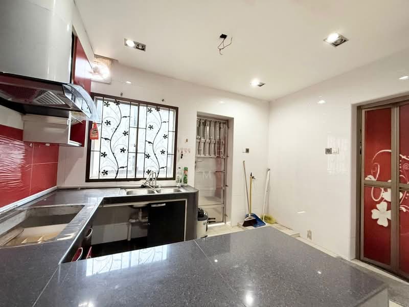 2-storey Terraced House for Sale in Taman Nusa Indah (Iskandar Puteri (Nusajaya)) - William Loke - Kitchen - PropertyGuru.com.my