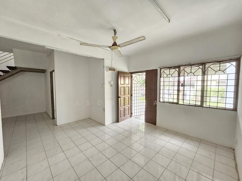 Rumah Kluster untuk Dijual di Taman Putra Perdana (Puchong) - Eason Chan - Living Room - PropertyGuru.com.my