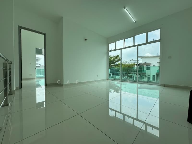 Mutiara Bestari 1 @ Mutiara Mas 2 Storey Cluster House ( Original / Corner Lot ) untuk Untuk Dijual - RM 1,300,000, Mac 2026 - Living Room - PropertyGuru.com.my
