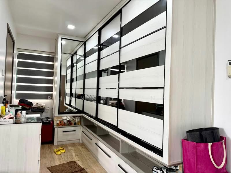 Untuk Dijual - The Straits View Condominium