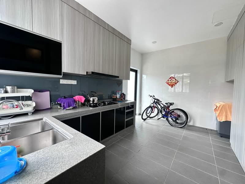 Cluster House for Sale in Johor Bahru (Johor) - Phang Elainne - Kitchen - PropertyGuru.com.my