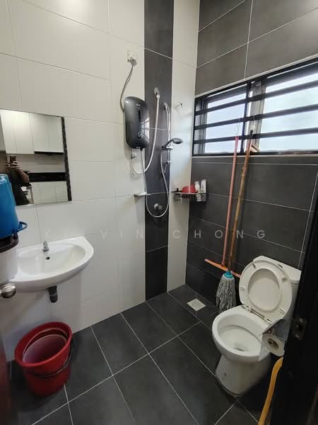 Ipoh Taman Saikat Fully Furnish 2 Sty untuk Untuk Disewa - RM 2,200 /bulan, Mac 2026 - Bathroom - PropertyGuru.com.my